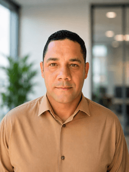 Eder Maurício — fundador do APEX MAPS